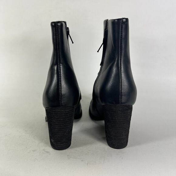 L.L. Bean Signature Ankle Boots Women's 6 Black Leather Side Zip 303152-OSCJ6 - Picture 7 of 10